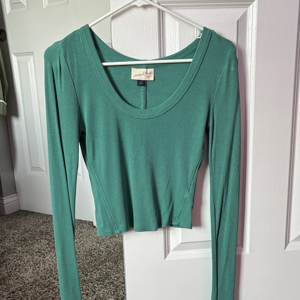 Universal Thread Cropped Long Sleeve Tee